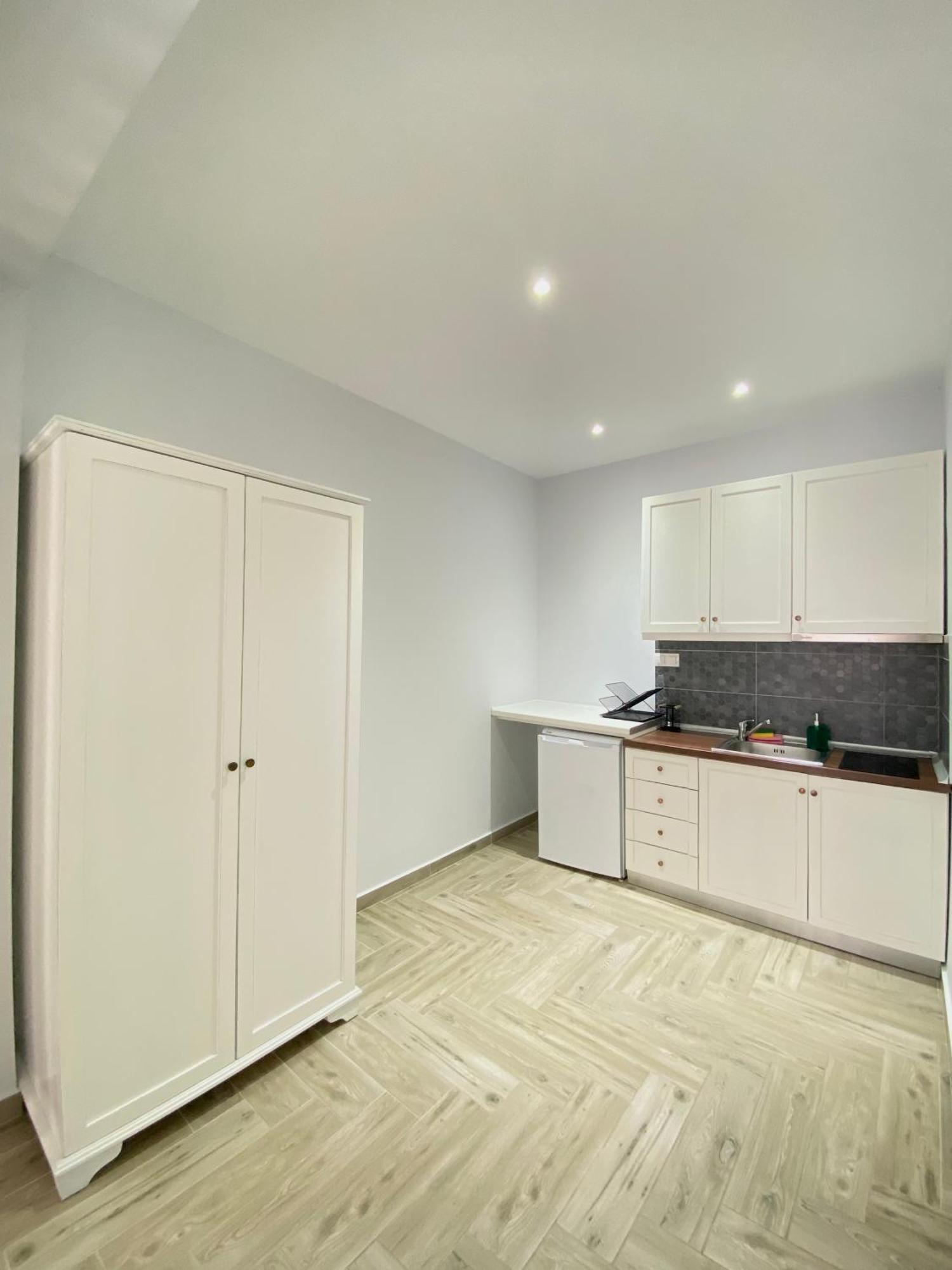 Thea Apartments Skála Marión Екстериор снимка